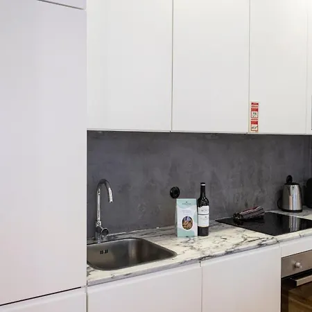 아파트 Lovelystay - Allderman - Almada 1º T 포르투